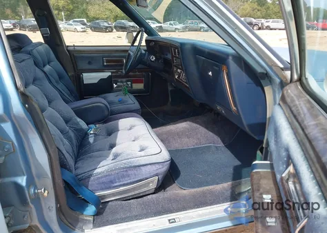 1980 Oldsmobile 98 из США, поврежденный, VIN 3X69RAM202642